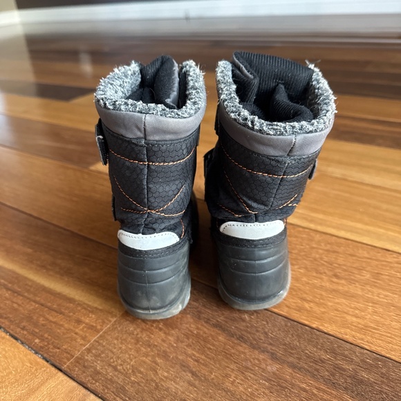 Kamik winter boots kid size 10 - Picture 2 of 4